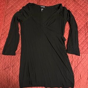 Banana Republic cross front top. Black. 3/4 sleeve.